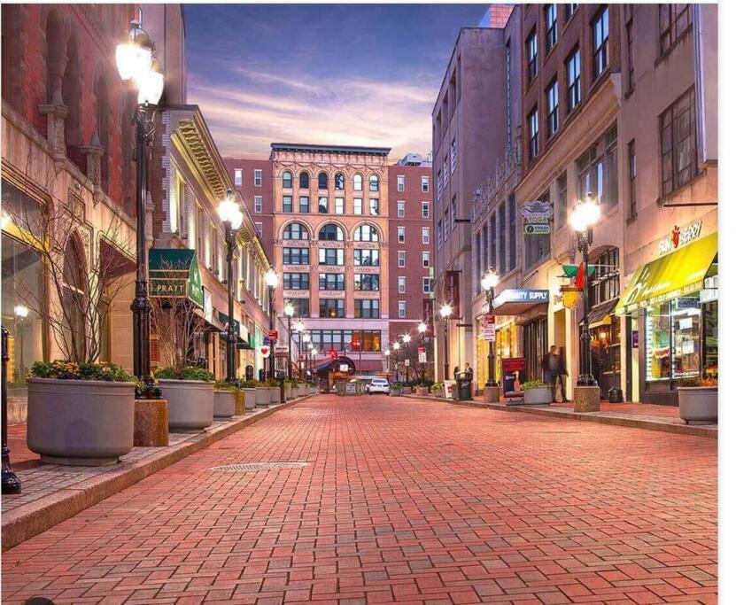 Hartford Downtown: 2Mins Walk To Xl Center Apartment Luaran gambar